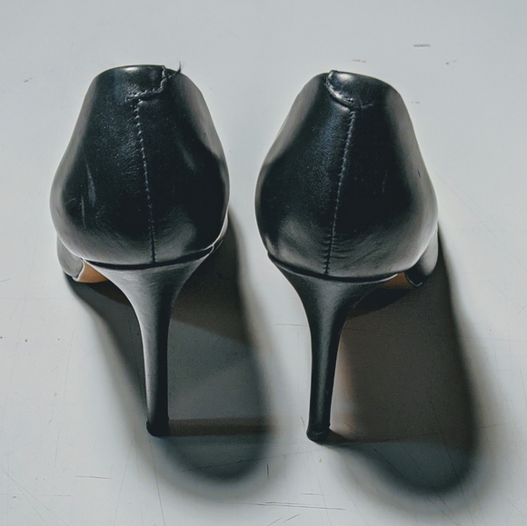 charles david suede pumps